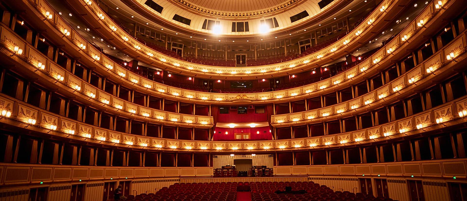 Vienna State Opera guided tour » Free entry | Vienna Pass - Vienna PASS